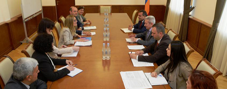 Министр финансов Армении обсудил с главой армянского офиса ВБ перспективы сотрудничества