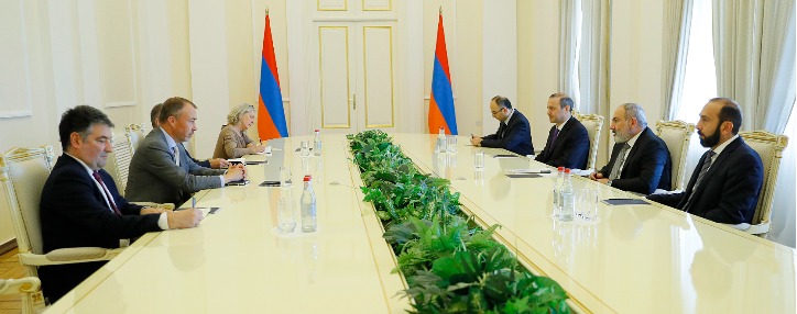 Премьер-министр Армении и спецпредставитель ЕС обсудили армяно-азербайджанское урегулирование