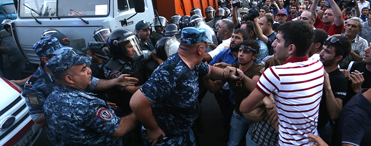 Եվս երկու անձանց մեղադրանքներ են առաջադրվել՝ Սարի թաղում լրագրողների մասնագիտական գործունեությանը խոչընդոտելու համար