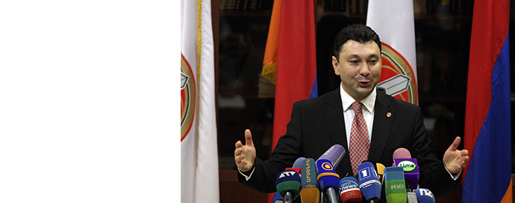 Шармазанов назвал абсурдными территориальные амбиции Алиева в отношении Еревана