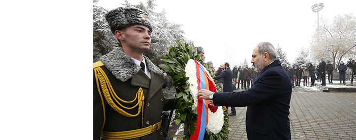 Премьер-министр Армении почтил память жертв погромов армян в Баку 