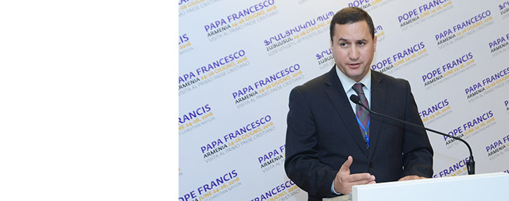 Экстрадиция Лапшина в Азербайджан является грубейшим нарушением прав человека на свободу слова и передвижения - МИД Армении