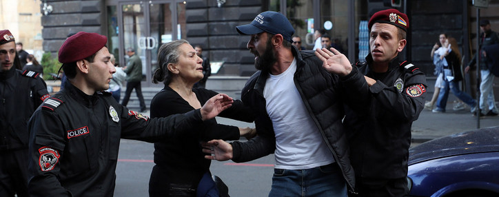 В центре Еревана утром возобновились акции неповиновения, задержаны 38 человек 