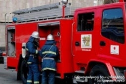 Крупный пожар вспыхнул на проспекте Арцаха в Ереване: на месте работают семь пожарных расчетов