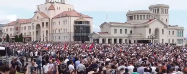 Արցախում համաժողովրդական հանրահավաք է, արցախցիները պահանջում են ապաշրջափակել Լաչինի միջանցքը