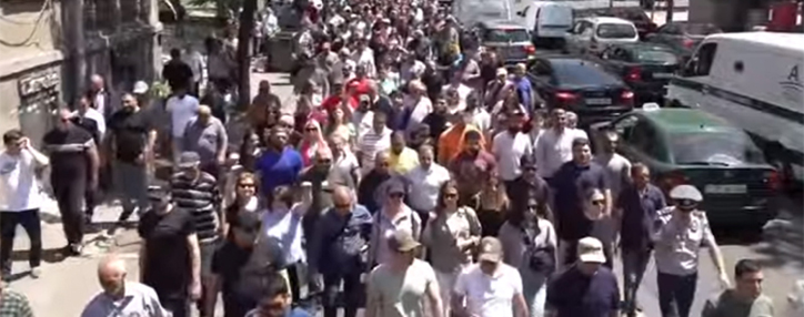 Движение сопротивления в Ереване отправилось шествием к министерствам и госведомствам