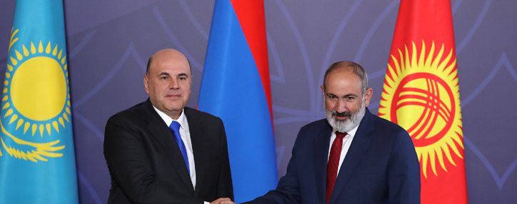 Пашинян поблагодарил Мишустина за открытие новых полос на КПП "Верхний Ларс"