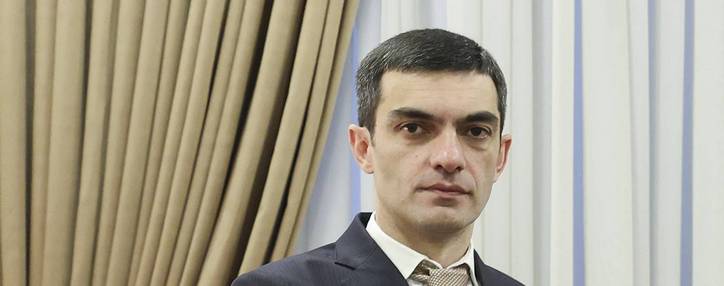 Неуместно обсуждать вопрос роспуска Армии обороны или правительства - Газарян