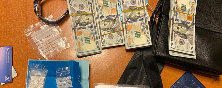 Հայաստանում բացահայտվել է առանց հայտարարագրման թանկարժեք քարերի ու կանխիկ դրամական միջոցների տեղափոխման դեպք (ՎԻԴԵՈ)