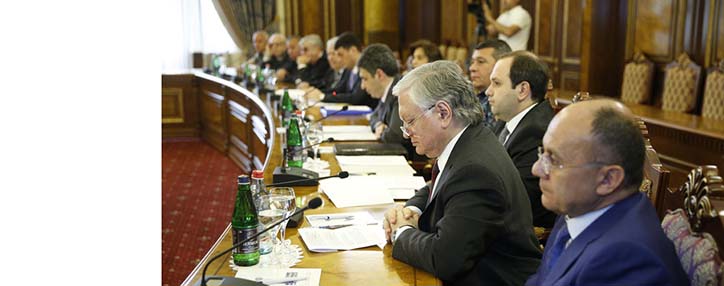 Какие министры не по нраву новому премьеру Армении - газета