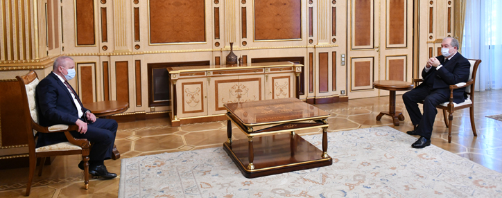 Президент Армении обсудил с послом России повестку двусторонних отношений