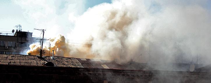 Հրշեջները մարել են Երևանի կենտրոնում բռնկված հրդեհը