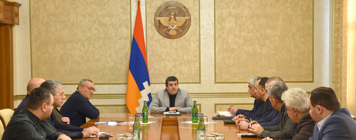 Араик Арутюнян провел совещание по вопросам внутренней и внешней безопасности Арцаха