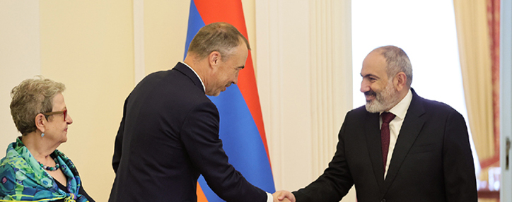 Пашинян обсудил с Клааром нормализацию отношений между Арменией и Азербайджаном