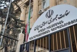 Протестующие начали сидячую забастовку перед Посольством Ирана в Ереване: есть задержанные