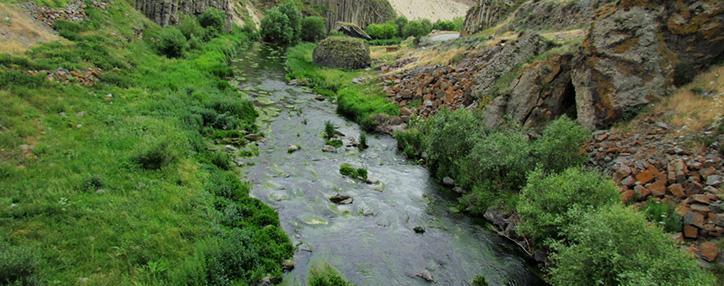 Эксперты назвали основные причины загрязнения рек в Армении