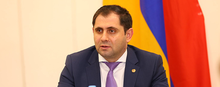 Министр обороны Армении отбыл в Брюссель 