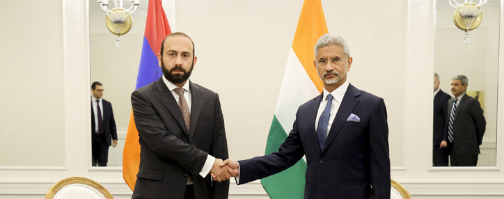 Главы МИД Армении и Индии подчеркнули необходимость шагов по сдерживанию дестабилизацию региона