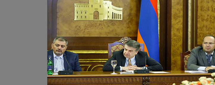 PM holds discussion on urban development and tourism projects