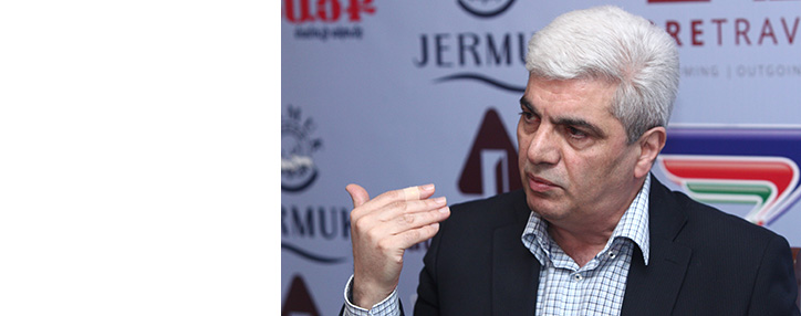 Армянского политолога не впустили в Москву