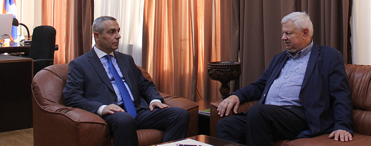 Արցախի ԱԳՆ ղեկավար և դեսպան Անջեյ Կասպշիկը քննարկել են Ադրբեջանում գտնվող հայ ռազմագերու հարցը