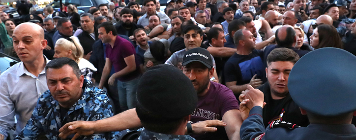 Защитник прав человека Армении сообщает о нарушениях при задержании участников акций протеста