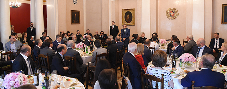 Премьер сообщил армянским бизнесменам Москвы о заинтересованности властей Армении в новых инвестпрограммах