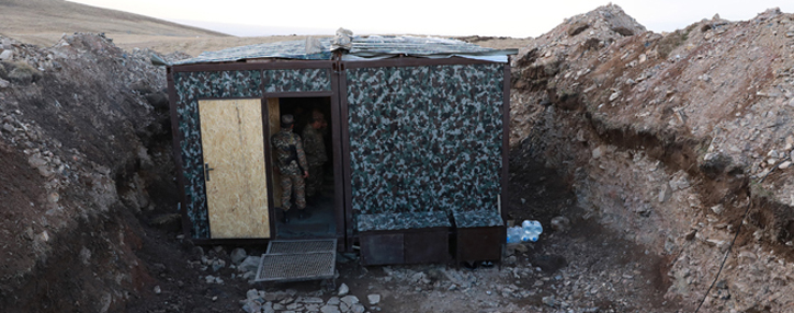 В результате перестрелки в Карабахе ранен военнослужащий ВС Азербайджана - Минобороны РФ