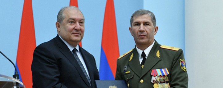 Саркисян встретился с главой главой Генштаба ВС Армении Оником Гаспаряном