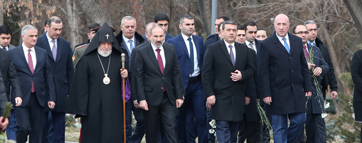 Премьер Армении почтил память жертв Сумгаитских погромов в Азербайджанской ССР