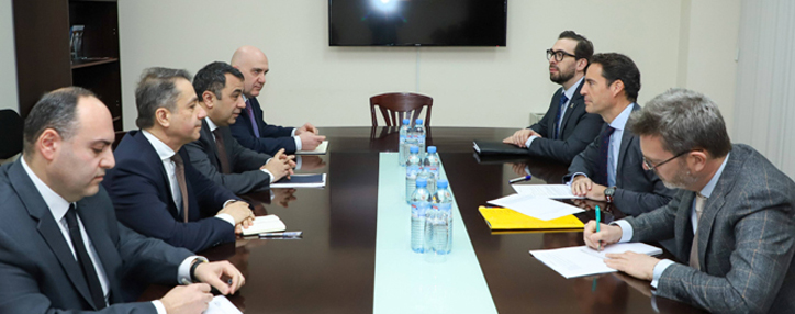 Замглавы МИД Армении представил спецпредставителю генсека НАТО ухудшение ситуацию в Арцахе из-за блокады Азербайджаном Лачинского коридора