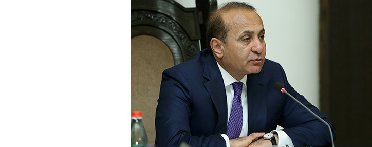 Премьер-министр Армении призвал бороться с коррупцией на основе фактов