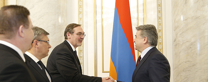 ՀՀ վարչապետը ու ՌԴ-ի դեսպանը քննարկել են բիզնես կապերի խթանման հնարավորությունները