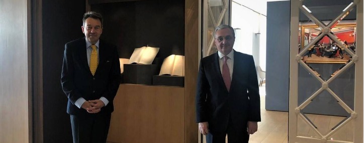 Зограб Мнацаканян представил главе МККК военные преступления Азербайджана в Арцахе