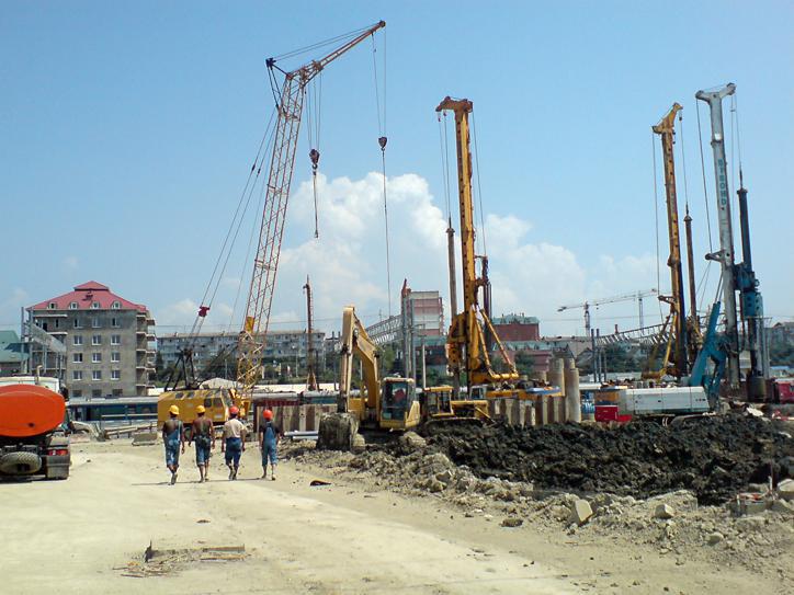 Армянский премьер потребовал наказать застройщиков незавершенных объектов