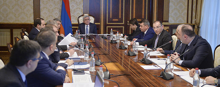 Президенту Армении представлены особенности новый биометрических паспортов и ID-карт