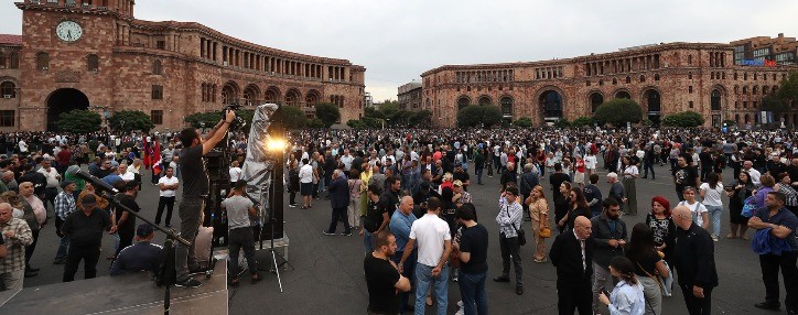 В Ереване стартовал митинг против действий властей Армении в вопросе Арцаха