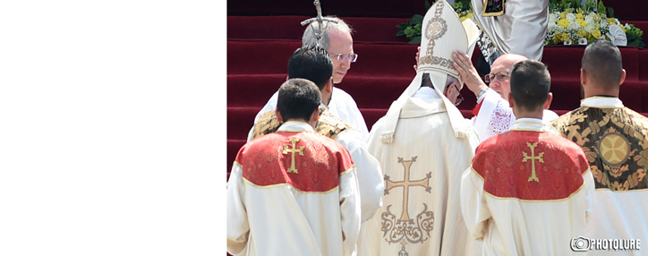  Папа Римский провел Божественную литургию на центральной площади Гюмри 