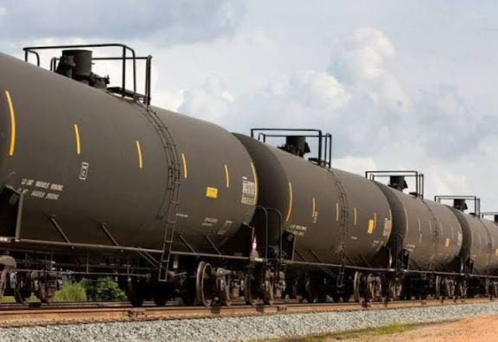 Первая партия азербайджанского бензина пересекла границу Армении и Грузии - министр