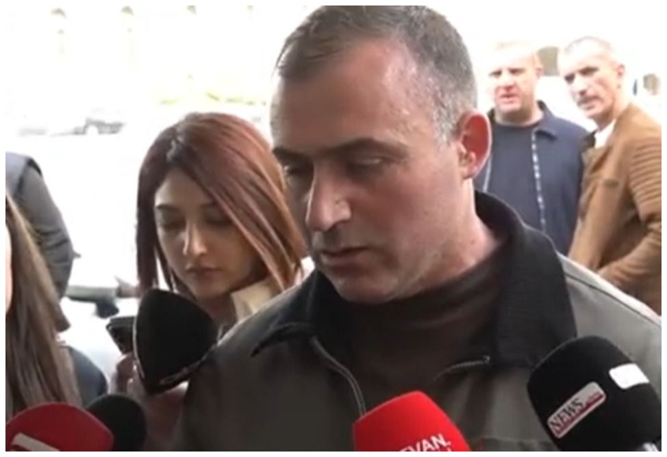 Մենք քաղաքականությունից հեռու մարդիկ ենք. բեռնափոխադրողները բողոքի ակցիա են իրականացրել Կառավարության շենքի մոտ