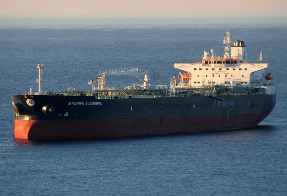 КСИР готов полностью остановить движение танкеров с нефтью через Ормузский пролив