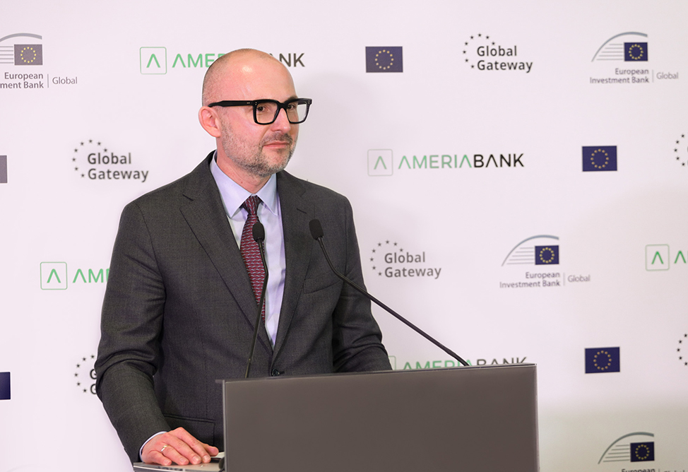 Мачей Чура, Америабанк, EIB