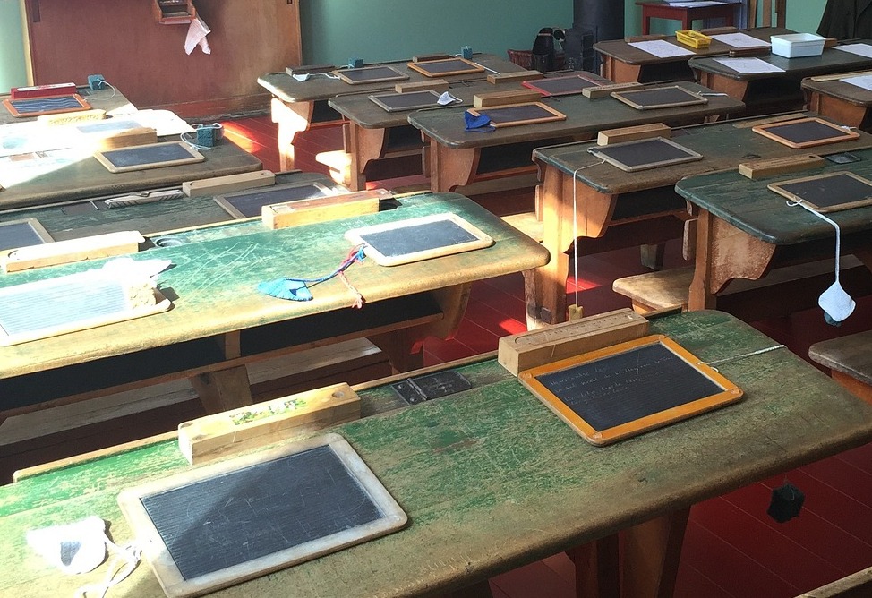 Government  will allocate 10.8 billion drams for  next phase of  "300 Schools, 500 Kindergartens" program