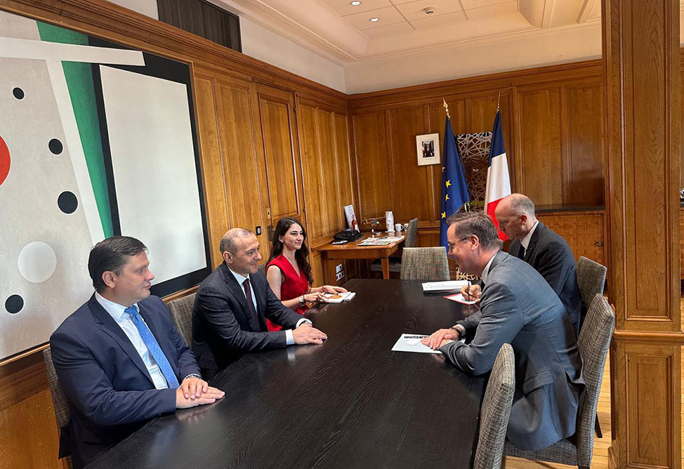 Армен Григорян обсудил в Париже экономические возможности деблокады коммуникаций региона