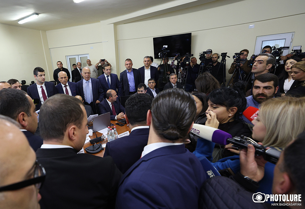 В КРОУ обсуждается вопрос лишения лицензии ЗАО "Электросети Армении"