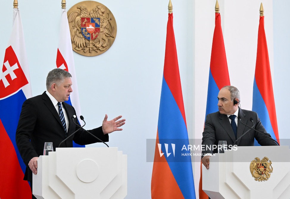 Пашинян по приглашению Фицо поедет в Словакию   