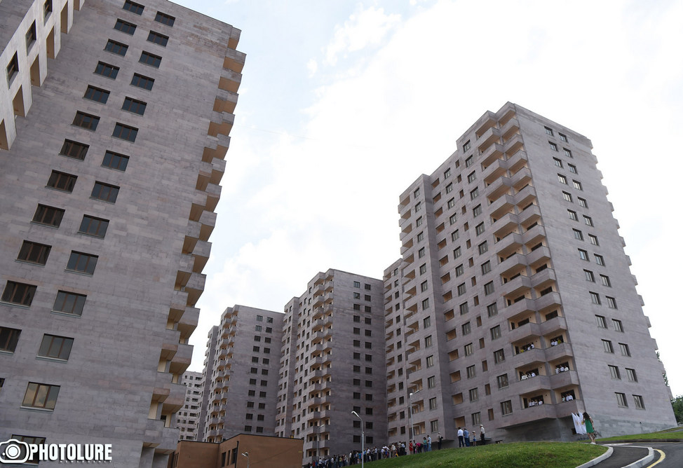 В Армении в апреле совершено более 20,5 тыс. сделок на рынке недвижимости, за месяц их число увеличилось