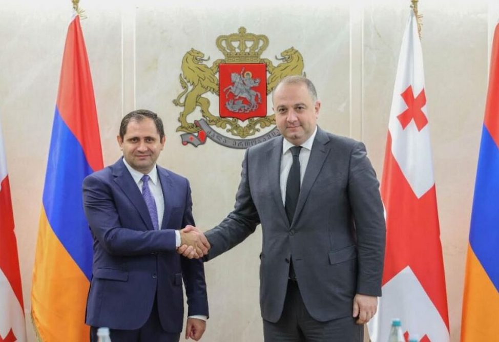 Georgian Defense Minister arrives in Yerevan on an official visit