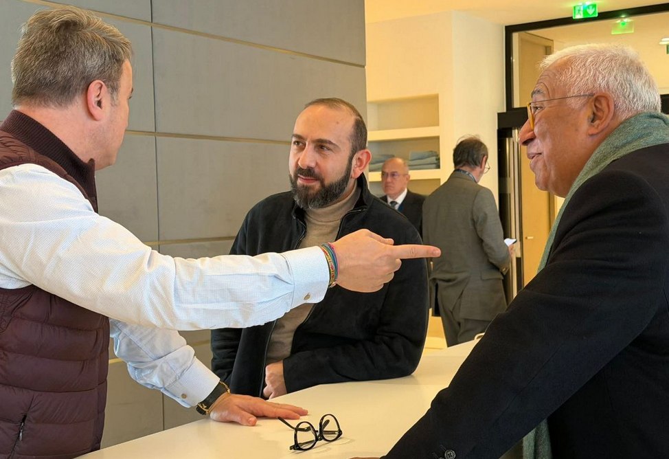 Глава МИД Армении отправился в Вену на заседание Совета министров ОБСЕ