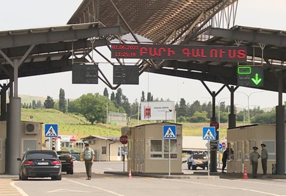 Проблема пересечения армяно-грузинской границы армянскими грузовиками с коньяком устранена - КГД